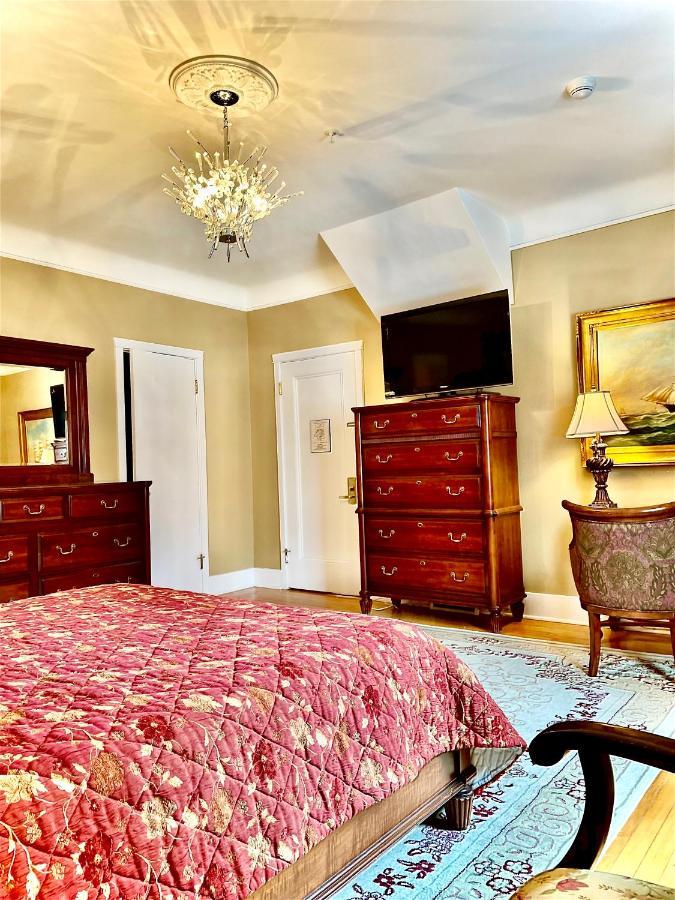 Monroe House Executive Guest Suites เซนต์จอห์น ภายนอก รูปภาพ