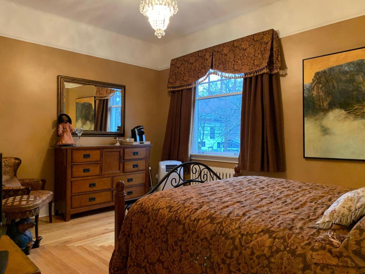 Monroe House Executive Guest Suites เซนต์จอห์น ภายนอก รูปภาพ