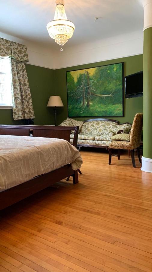 Monroe House Executive Guest Suites เซนต์จอห์น ภายนอก รูปภาพ