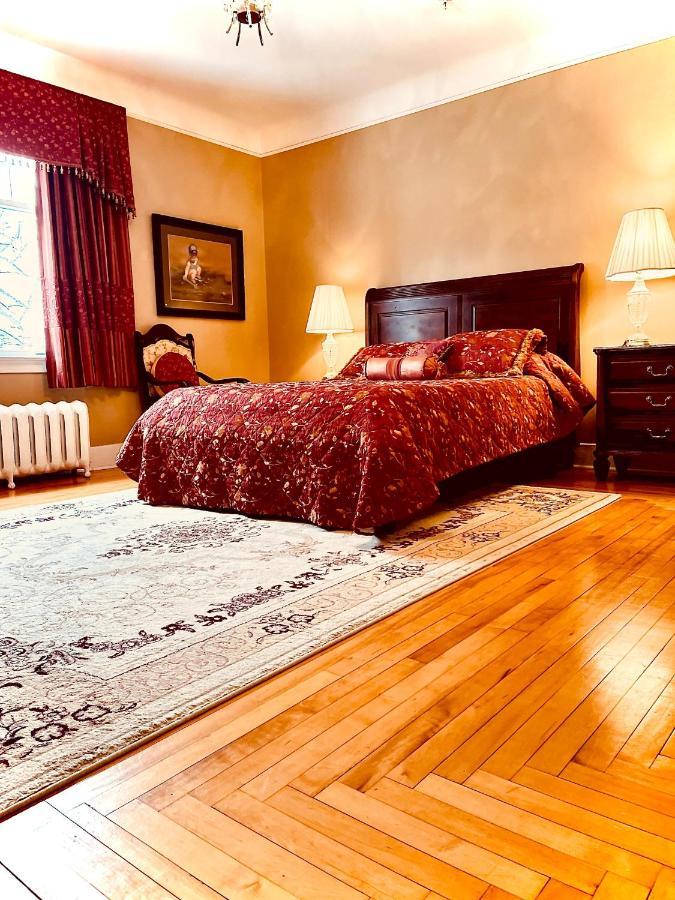 Monroe House Executive Guest Suites เซนต์จอห์น ภายนอก รูปภาพ
