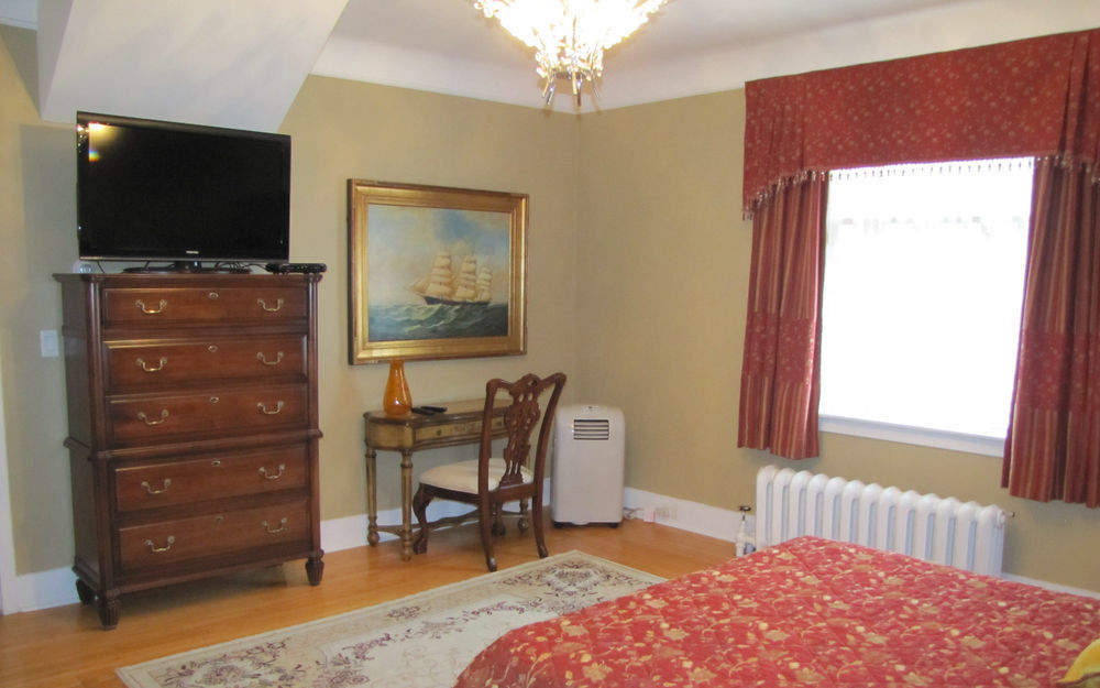 Monroe House Executive Guest Suites เซนต์จอห์น ภายนอก รูปภาพ